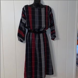 Great vintage 80s plaid dress -Excellent Condition